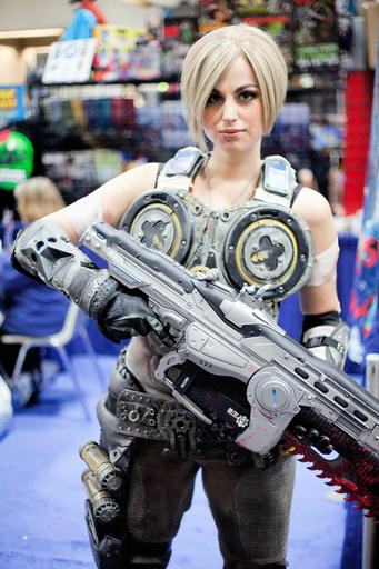 Gears of War 3 - Косплей Ани Страуд (Meagan Vanburkleo and Jessica Nigri) UPD